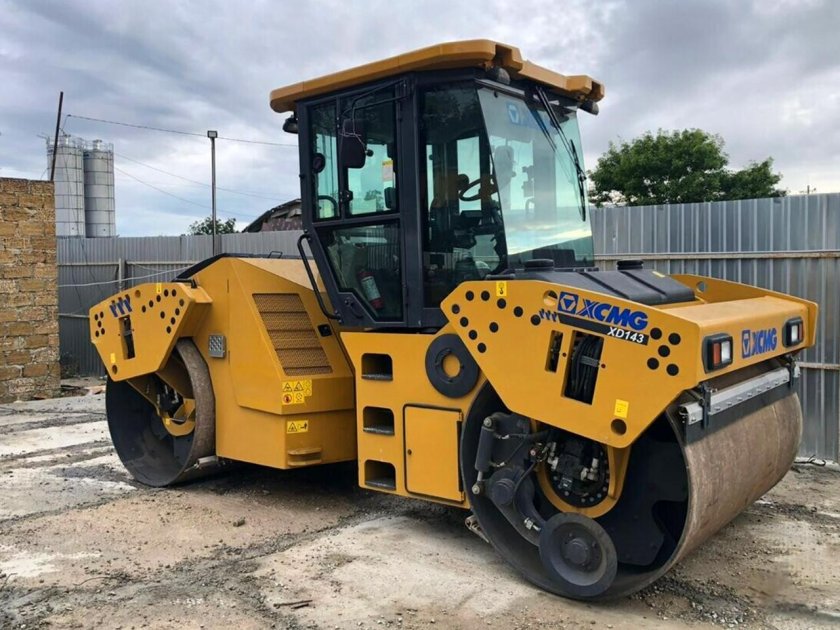 Асфальтовый каток XCMG