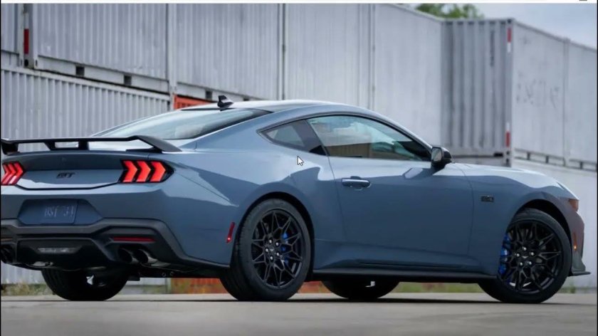 Форд Мустанг 2023