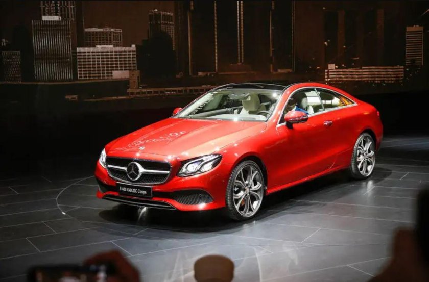 Мерседес е купе красный 2021