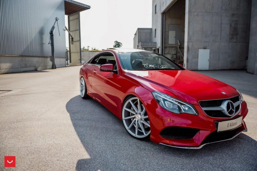 Мерседес 207 купе