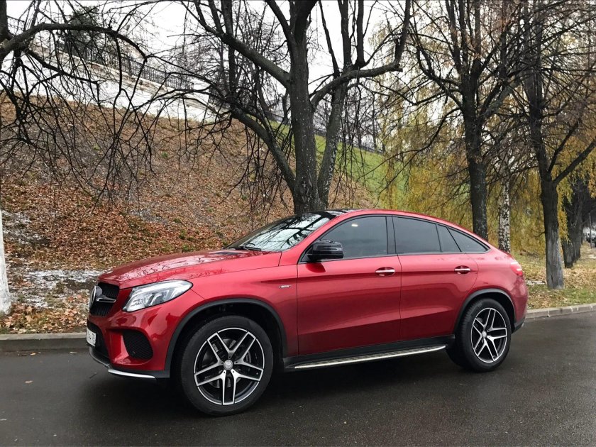 Мерседес GLE Coupe 2020 красный