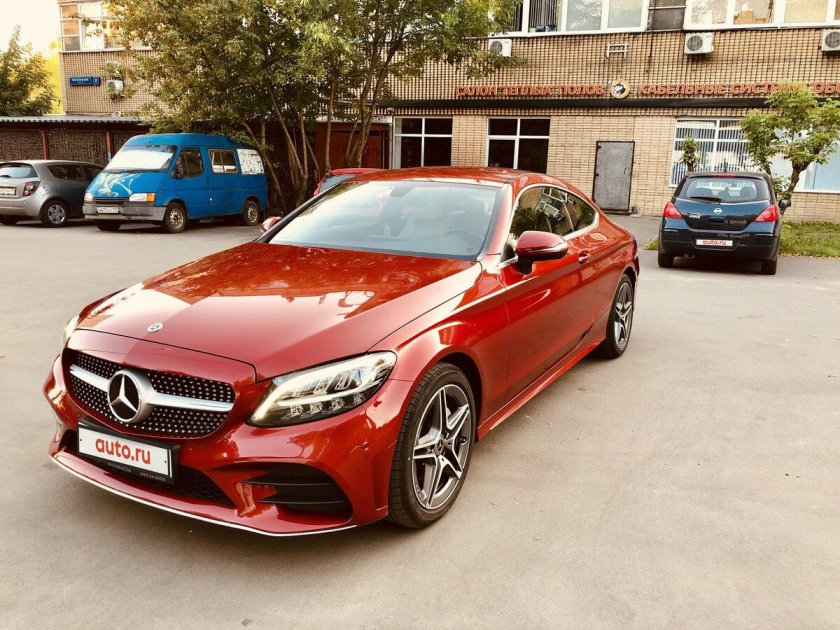 Мерседес c180 красный