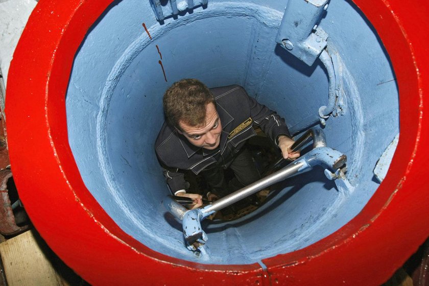 Рубочный люк подводной лодки