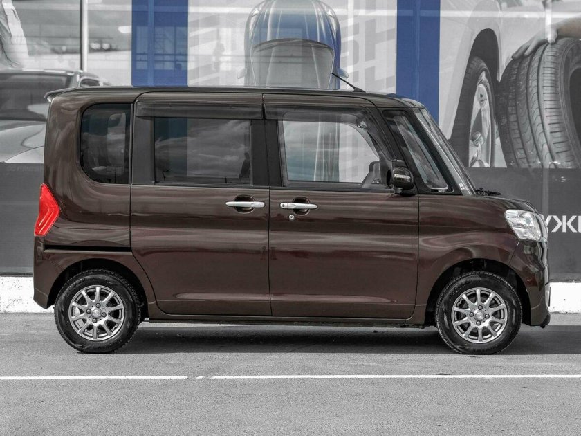 Разложить сиденья в Дайхатсу танто 2014 год