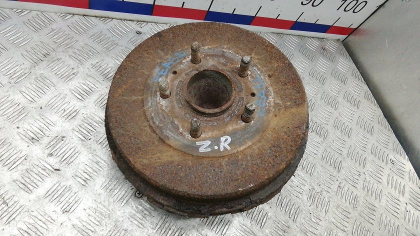 Купить цапфу заднюю ступицу на Форд фокус 1