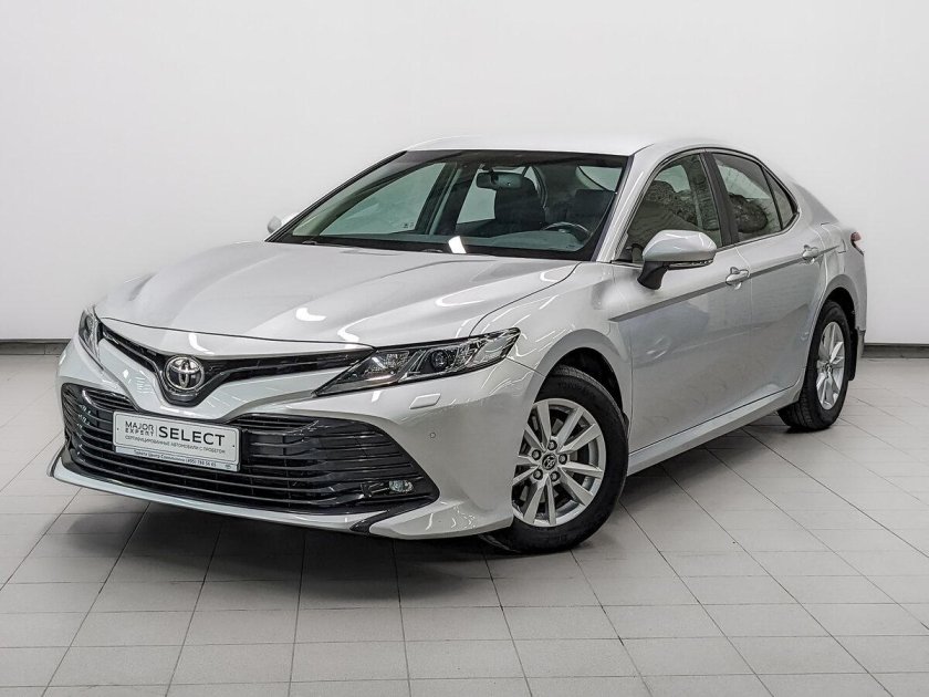 Тойота камри 2018 года