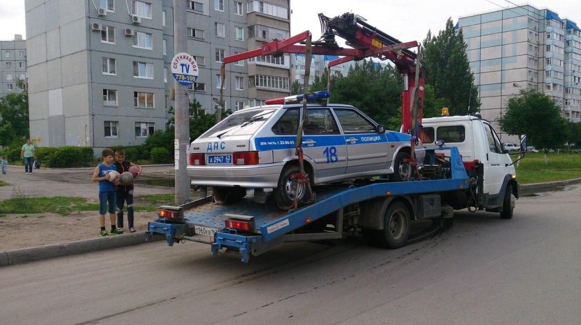 ВАЗ 2114 на эвакуаторе