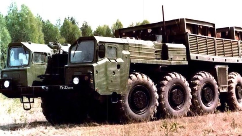 МАЗ военный тягач 547