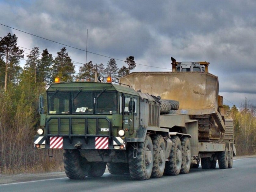 Тягач КЗКТ-7428 «Русич»