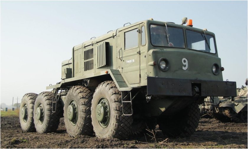 МАЗ военный тягач 537