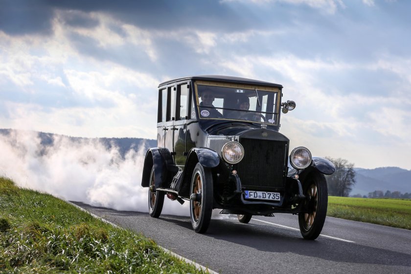 Старинные автомобили