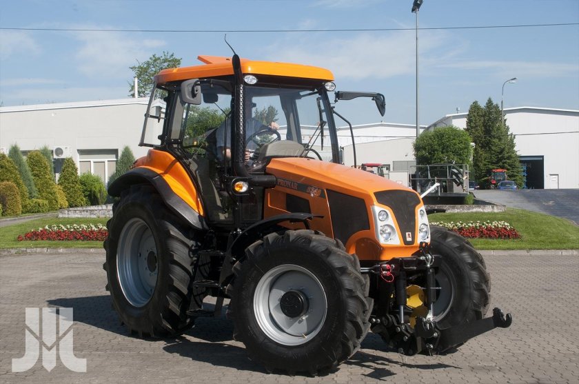 Трактор Пронар