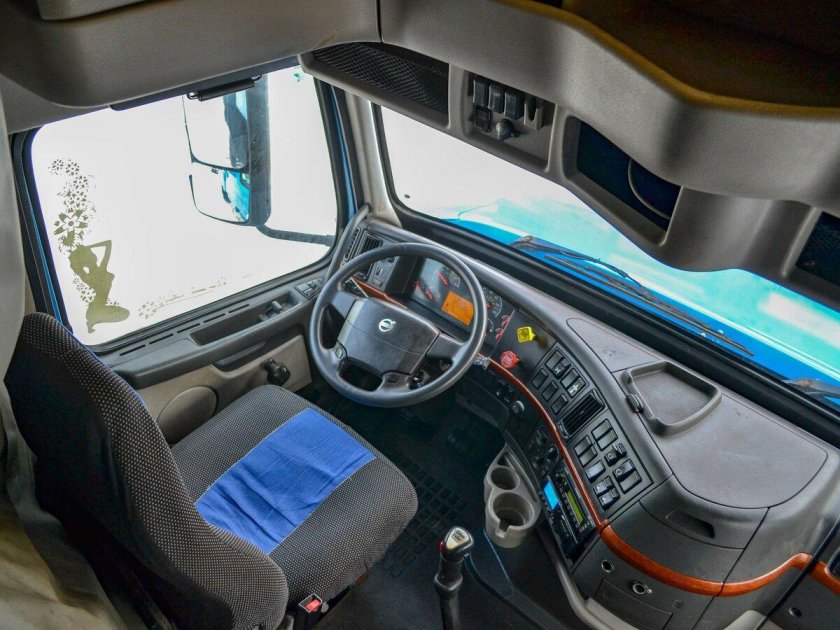 Volvo VNL 780 салон