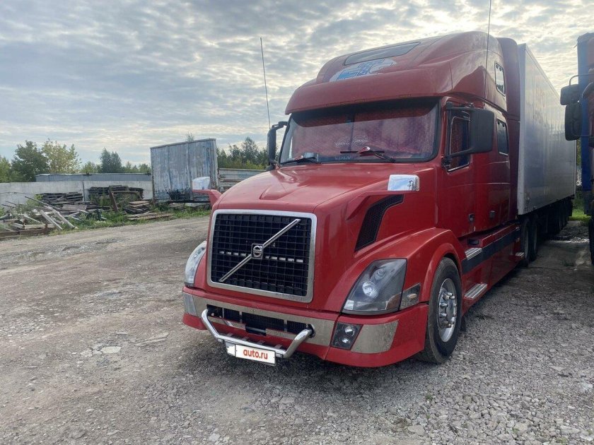 Volvo vnl 670 2004