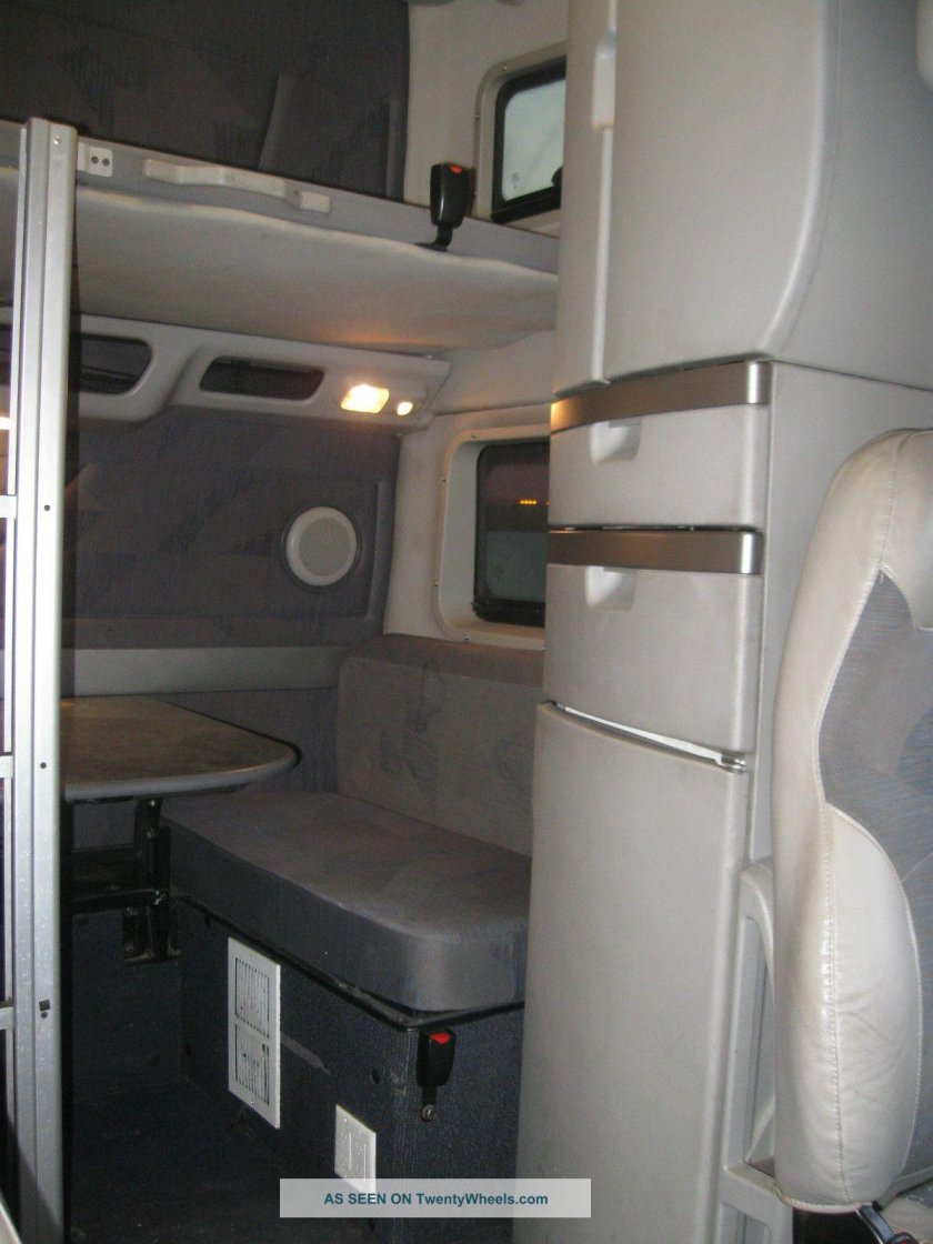 Volvo VNL 780 салон