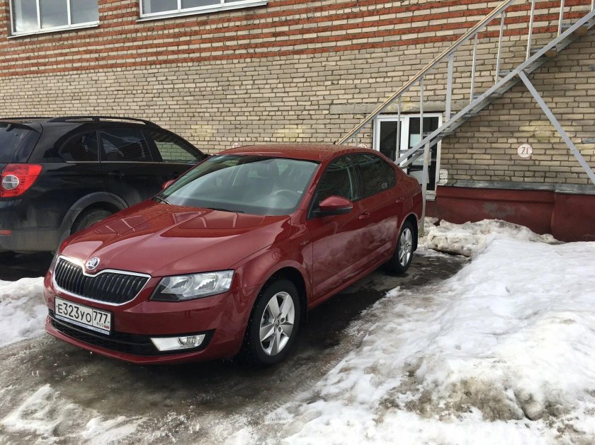 Шкода Октавия а7 Вишневая