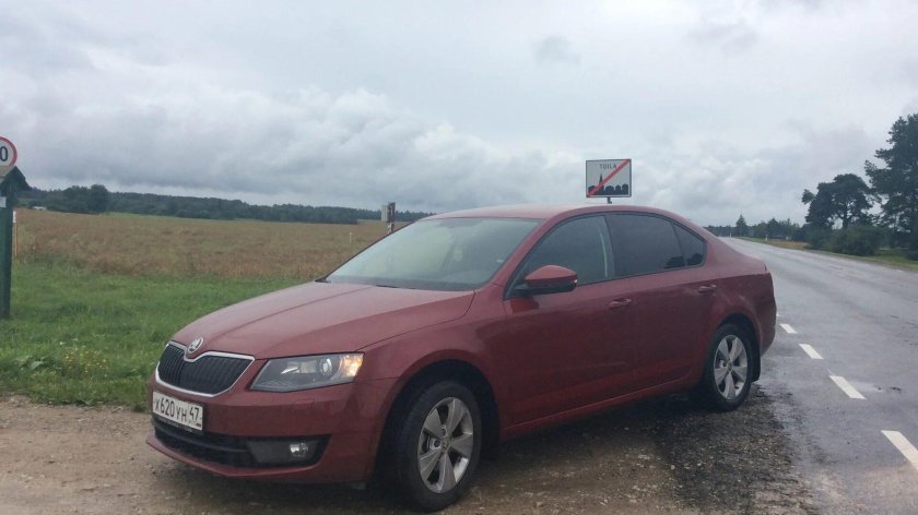 Шкода Октавия Вишневая