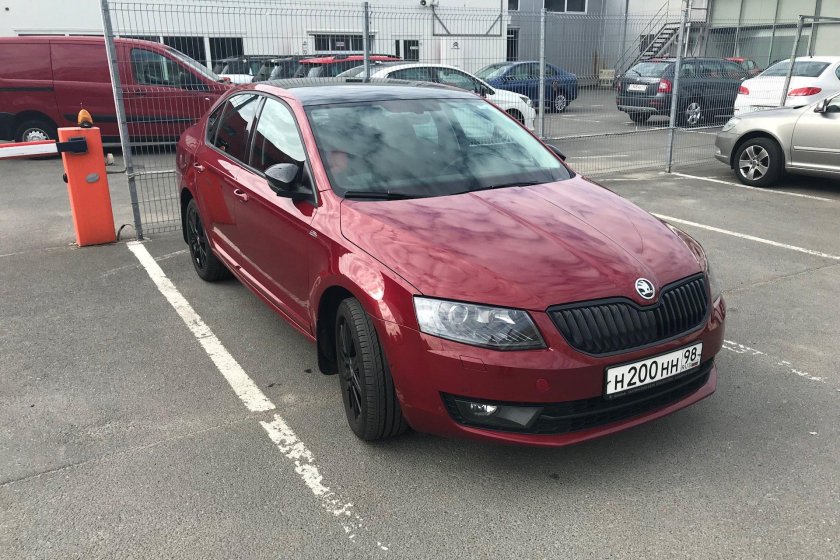 Skoda Rapid Ruby Red