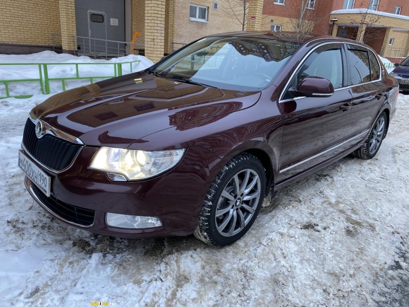 Skoda Superb 2012