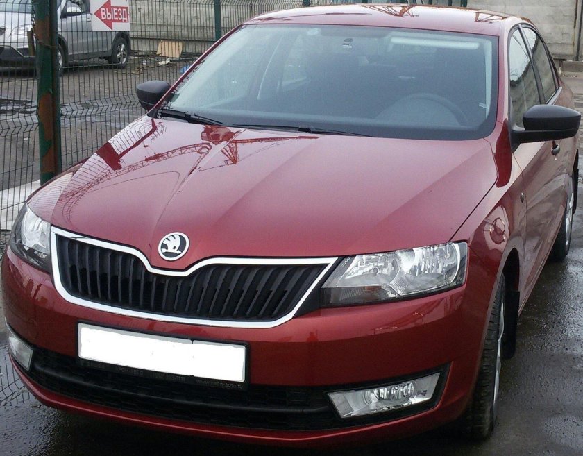 Шкода Рапид 2016 красная