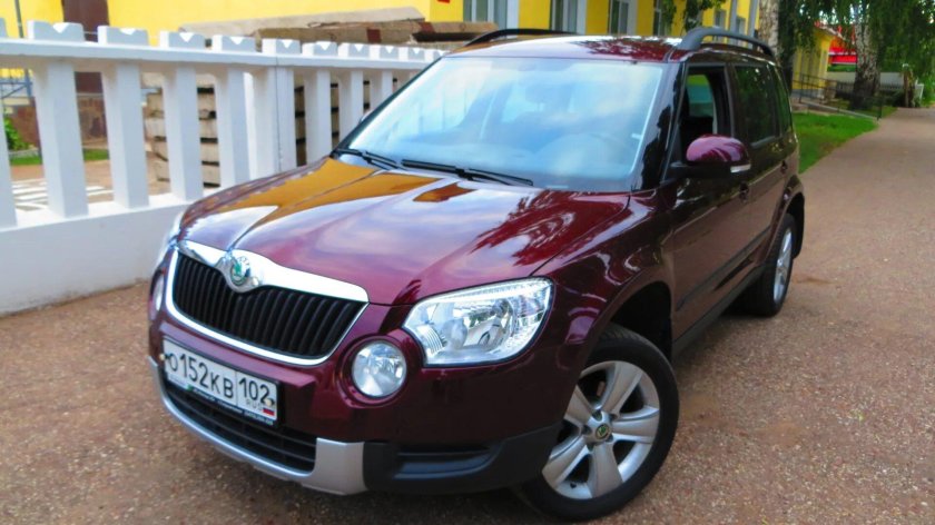 Шкода Йети бордовая