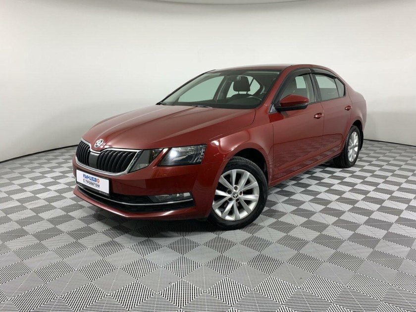 Skoda Octavia a7 Рестайлинг красный