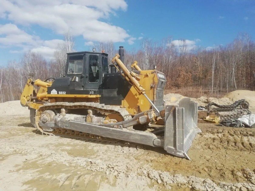 Бульдозер Шантуй sd32