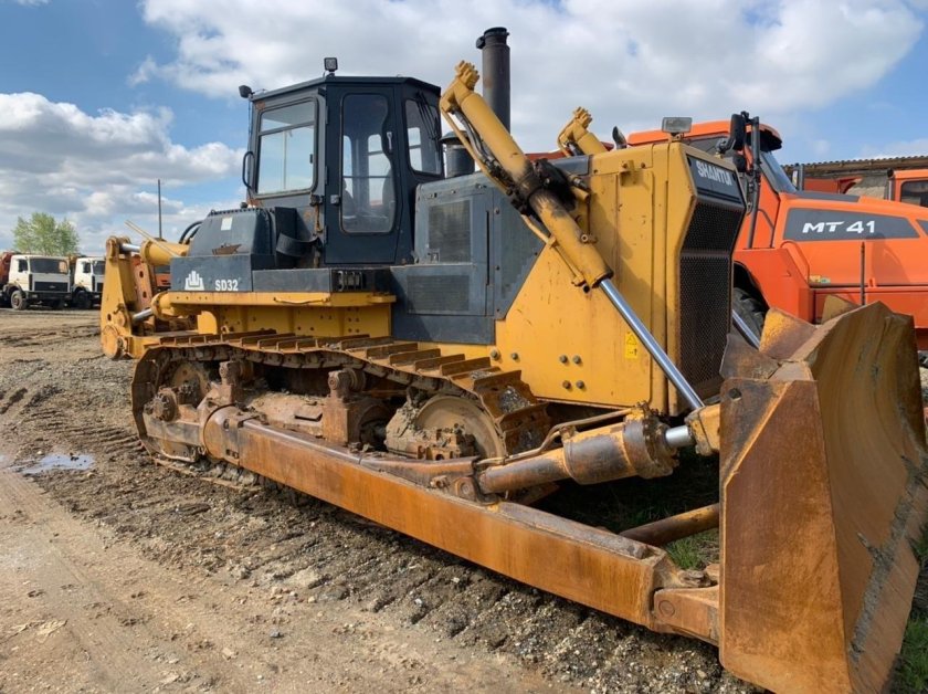 Бульдозер Shantui sd32