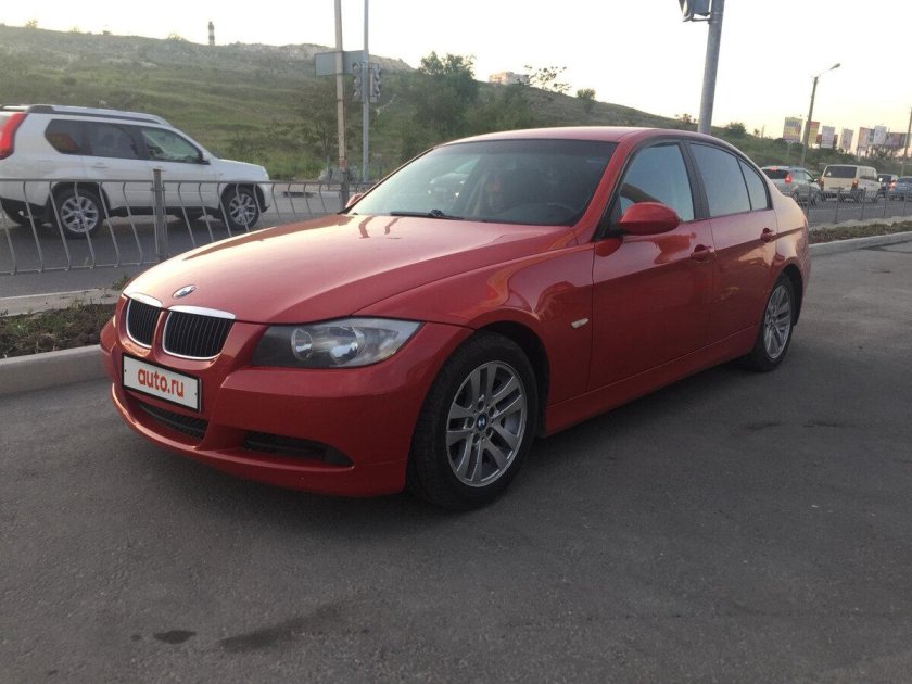 БМВ 3 е90 красная