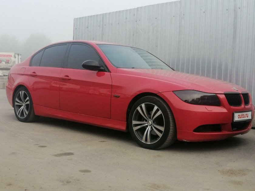 Е91 BMW красная