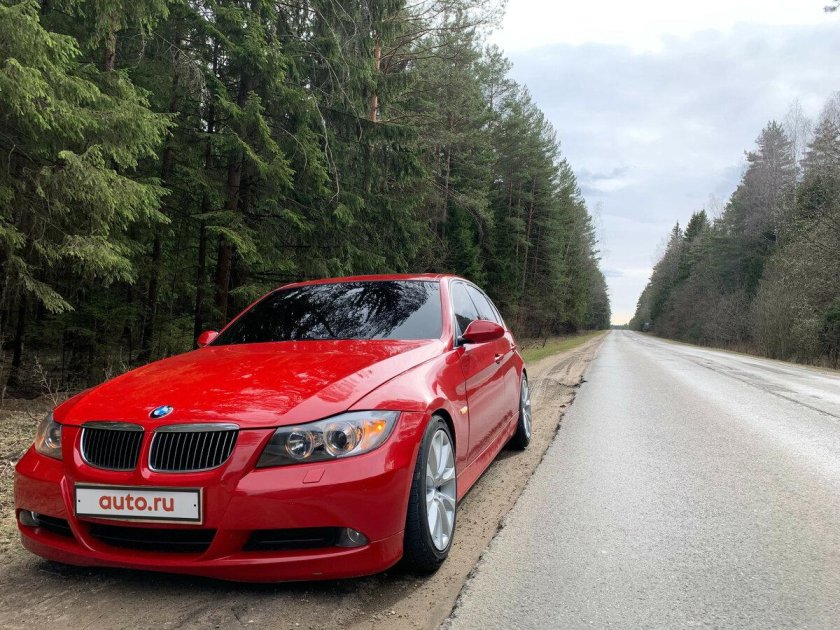 Е91 BMW красная