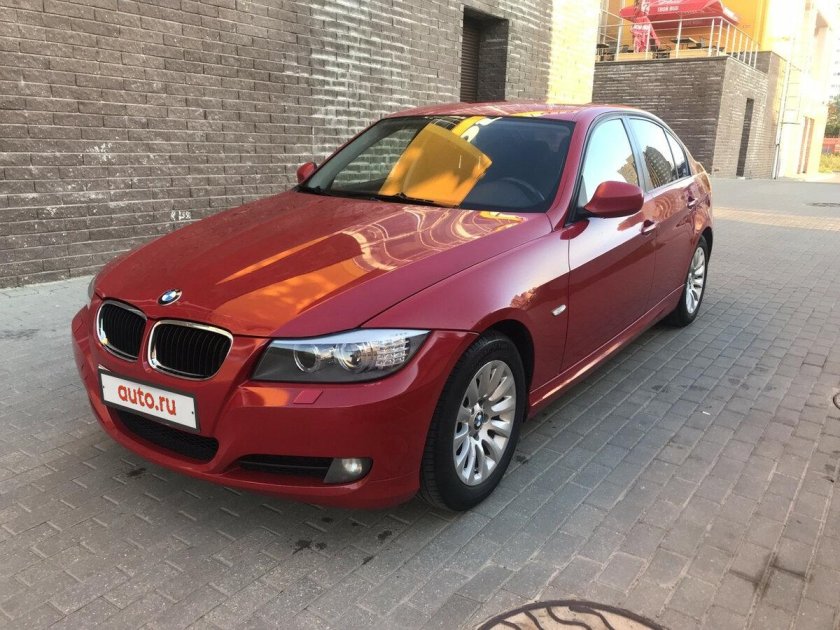 BMW 3 316i красная