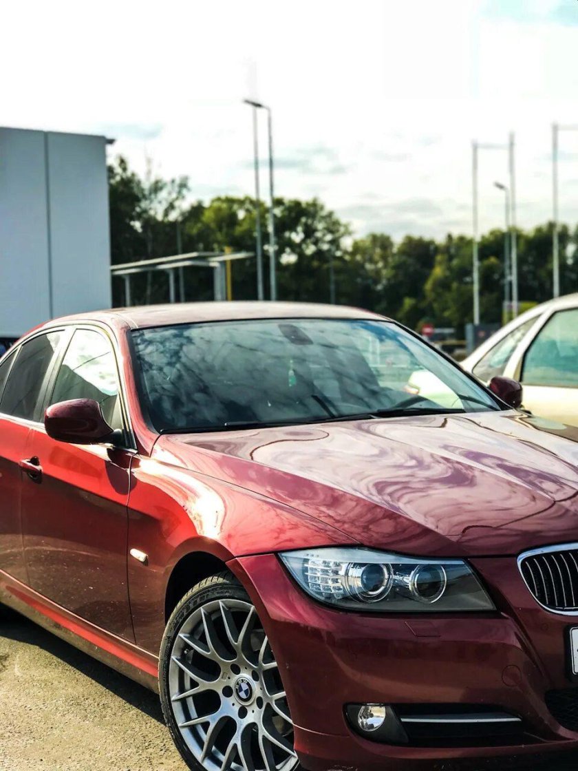 BMW 3 бордовый
