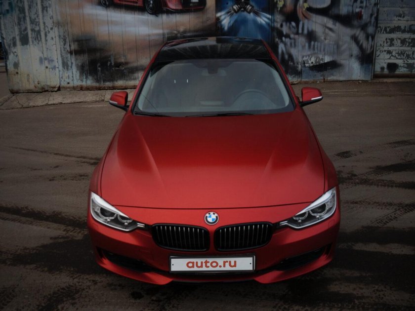 BMW f30 красная