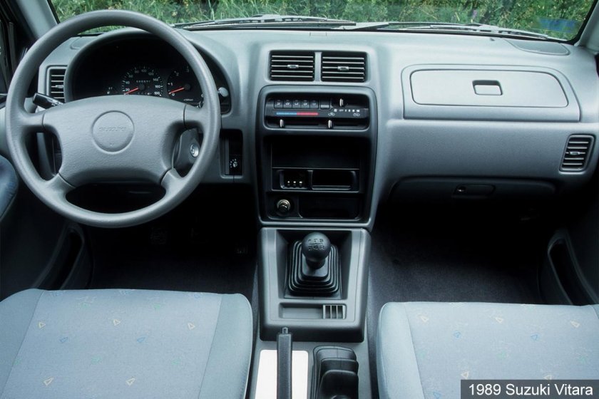 Suzuki Grand Vitara 1 салон