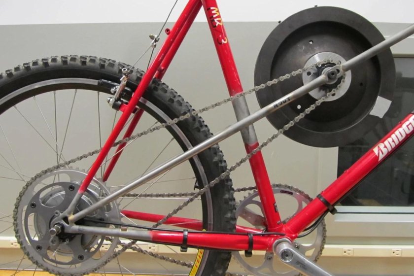 Велосипед с маховиком