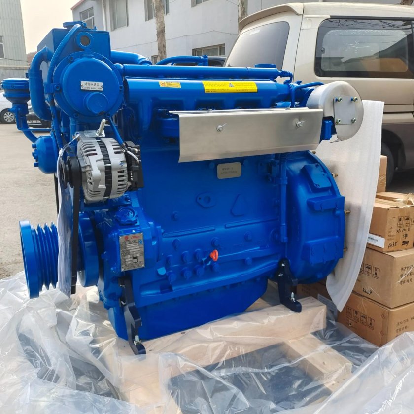 Судовой двигатель