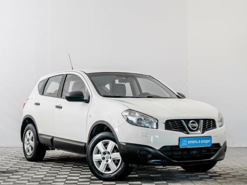 Nissan Qashqai 2013 — 2019 II белый