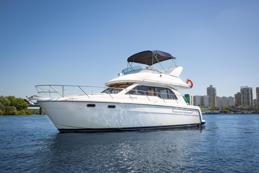 Яхта Тортуга