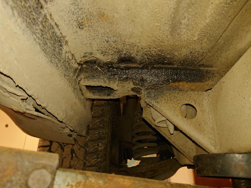 Опора кузова Сузуки Гранд Витара 1998-2005