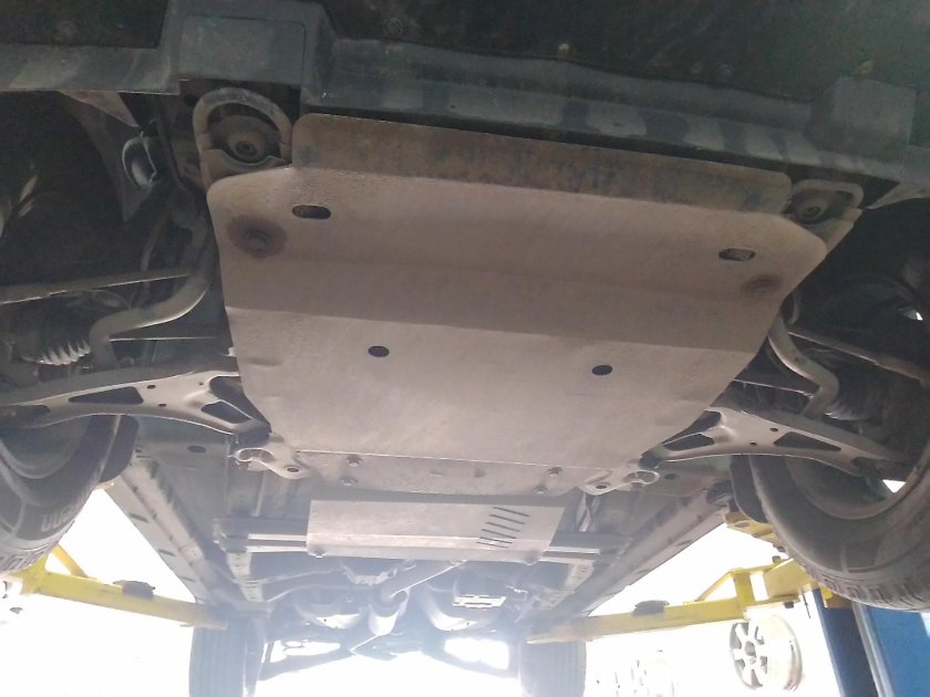 Suzuki Grand Vitara 2008 снизу