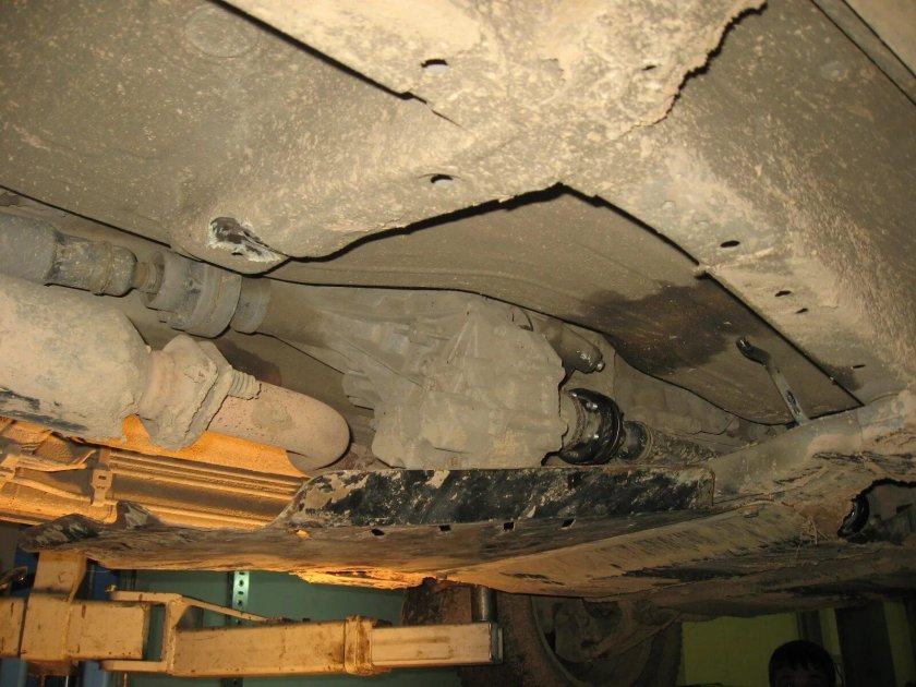 Suzuki Grand Vitara 2008 днище