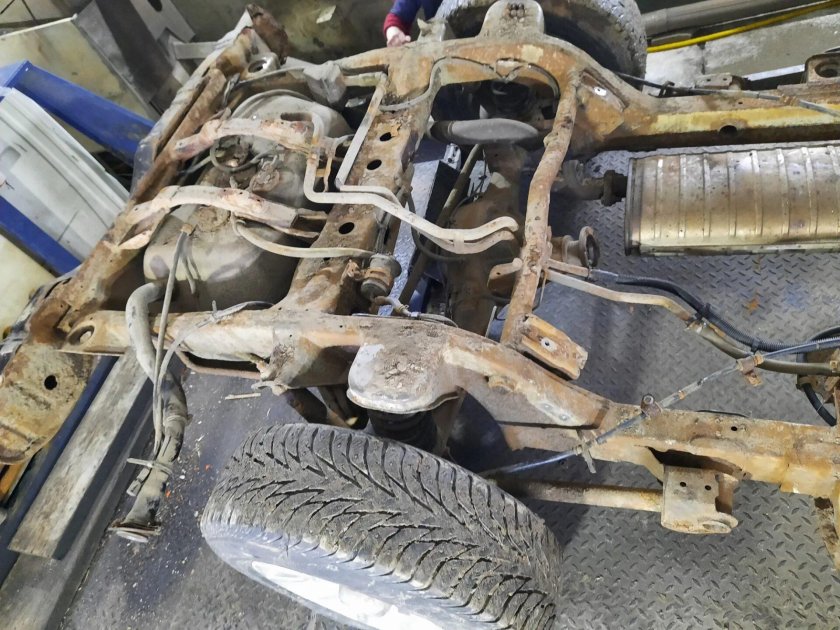 Suzuki Grand Vitara 2008 снизу