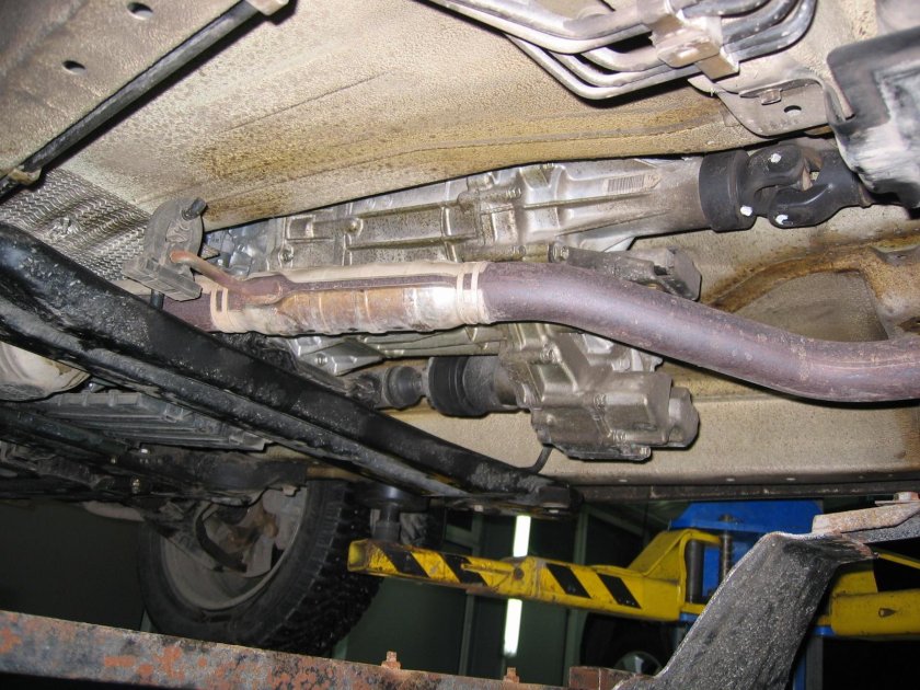 Suzuki Grand Vitara 2008 снизу