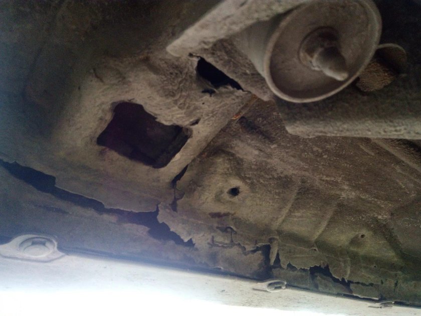 Suzuki Grand Vitara 2008 днище