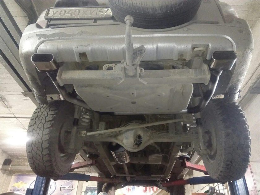 Сузуки Гранд Витара 2 вид снизу