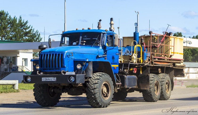 Урал 4320 бортовой