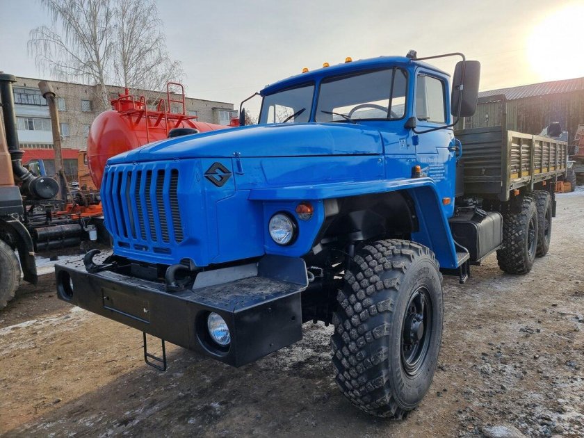 Бортовые автомобили урал