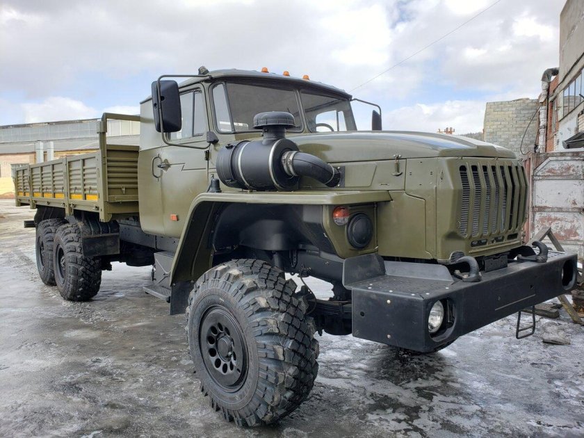 Урал 4320 бортовой грузовик