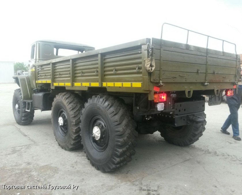 Урал 4320 бортовой